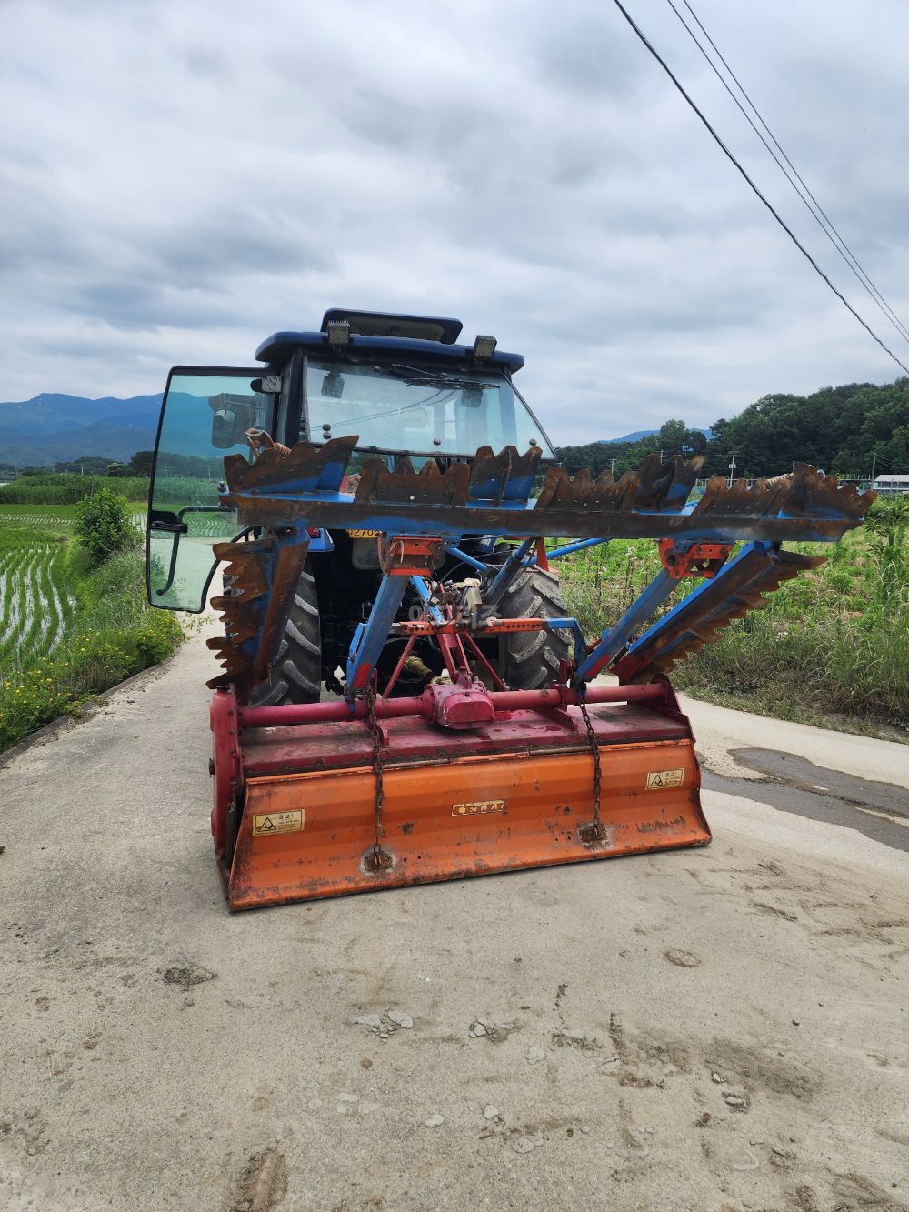 LS 트랙터 LT550D (55마력) 뒤우측면