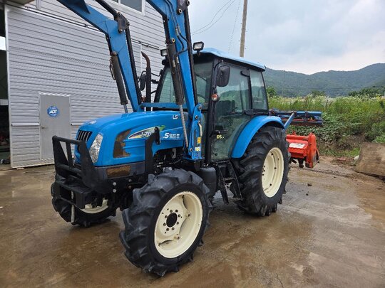 LS 트랙터 L7020 (75마력) 앞좌측면
