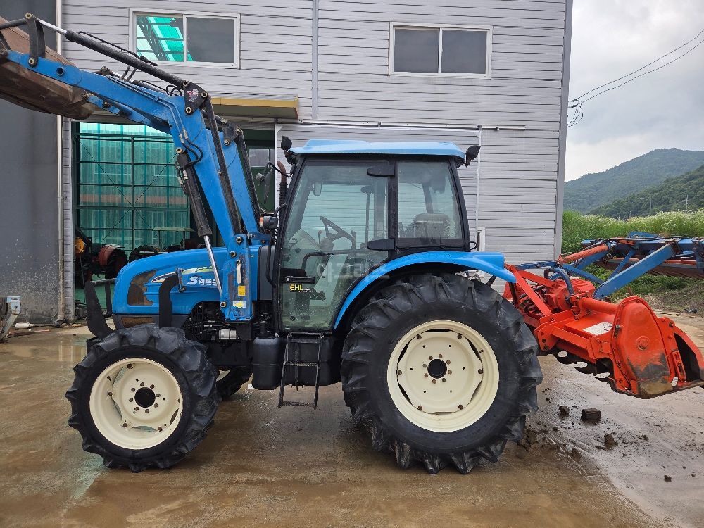 LS 트랙터 L7020 (75마력) 뒤우측면