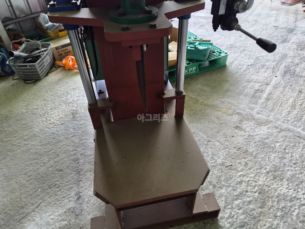  사진참고  5.5 뒤우측면