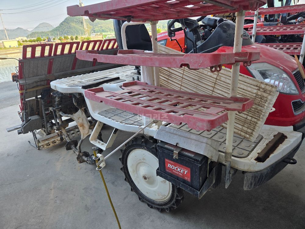 Kukje Rice transplanter RGO-60 (6Rows) 뒤우측면