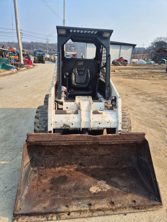  Skid steer loader 753  앞좌측면