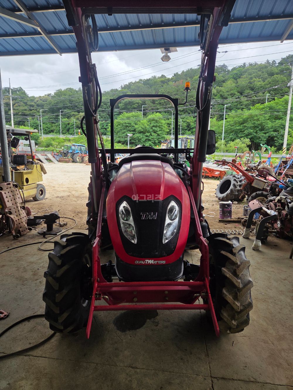 TYM 트랙터 T463 (46마력) 뒤우측면