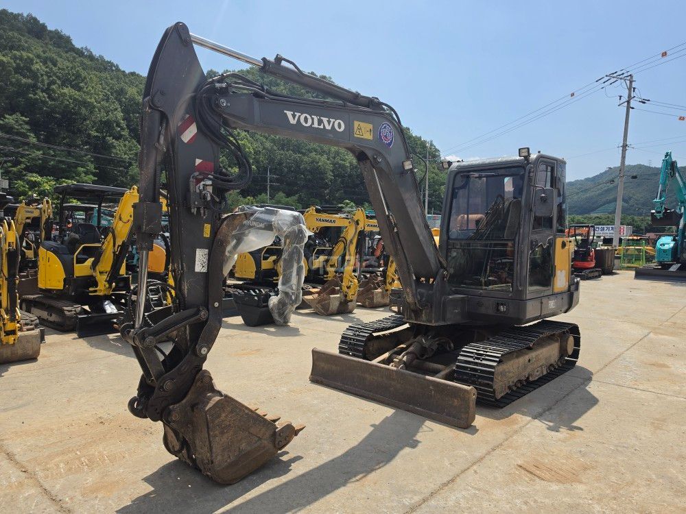 볼보 굴삭기 굴삭기 EC55C (5.5톤) 뒤우측면