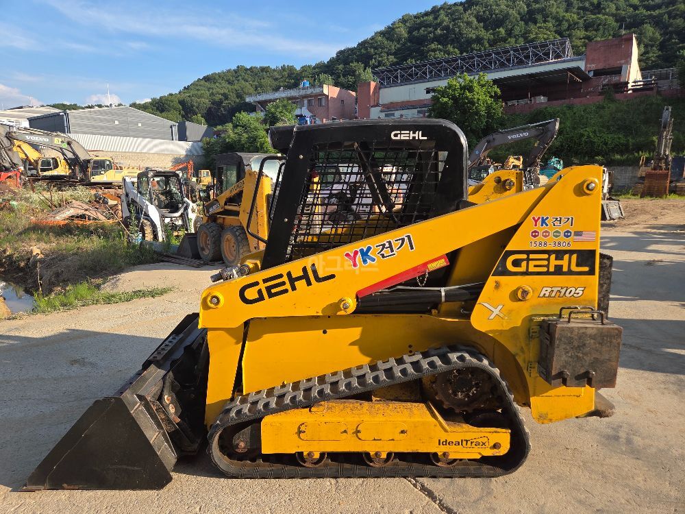 얀마 스키드로더 RT105 뒤우측면