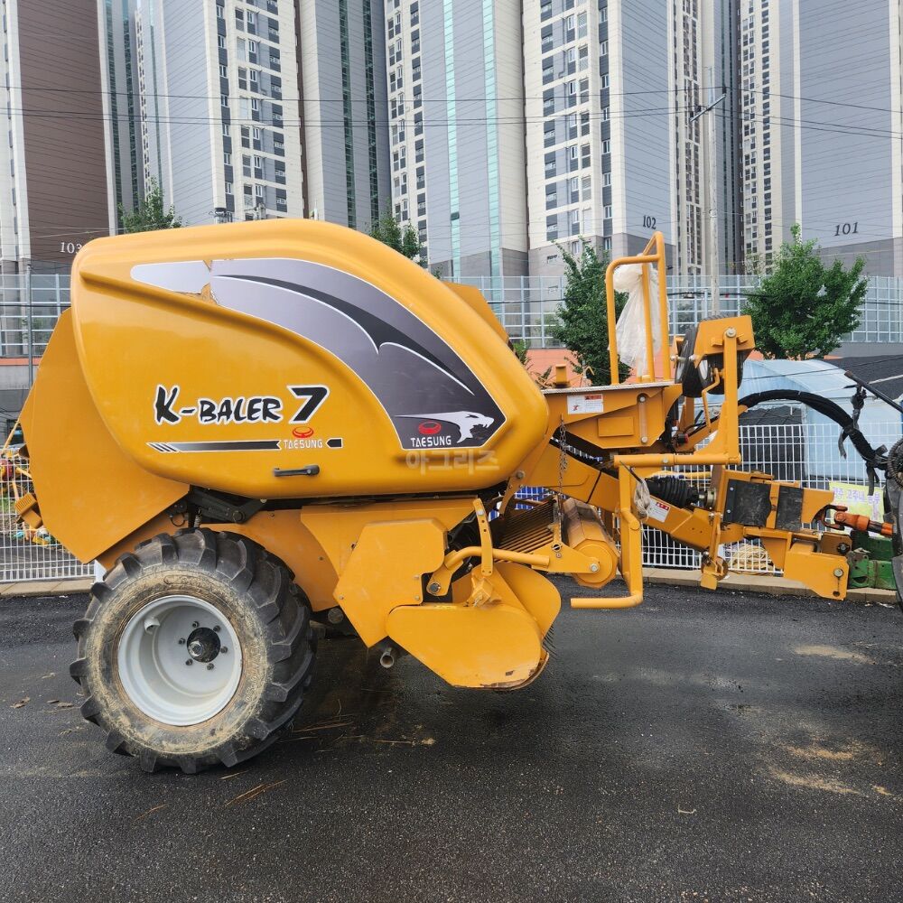 Taesung Round Baler K-BALER7  뒤우측면