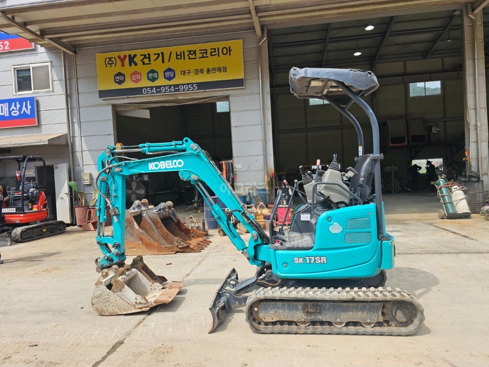 코벨코 굴삭기 SK17SR (1.7톤) 뒤우측면