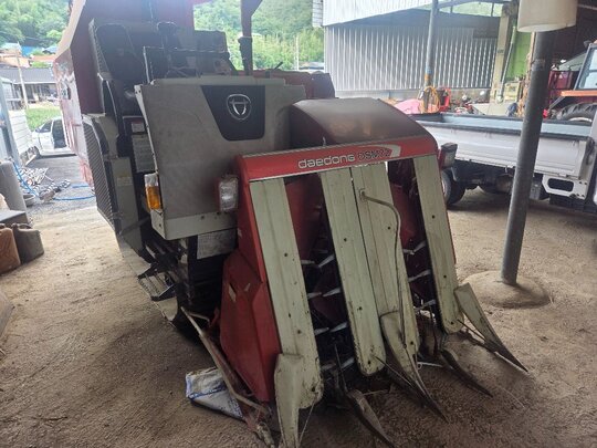 Daedong Combine Harvester DSM72 (4Rows) 앞좌측면