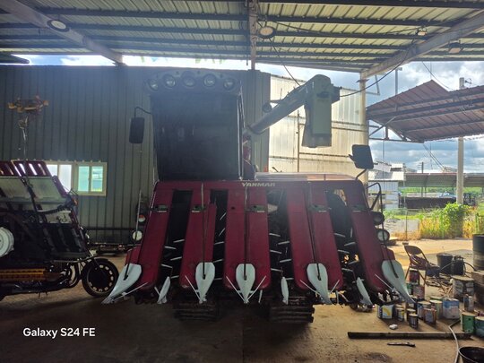 Yanmar Combine Harvester YH7115 (7Rows) 앞좌측면