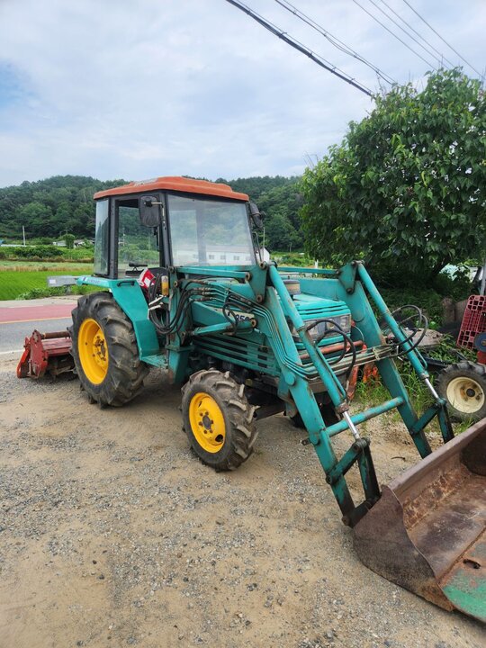 대동 트랙터 L3503-D (35마력) 앞좌측면