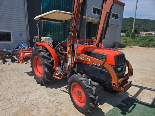구보다 트랙터 L430M (43마력) 앞좌측면