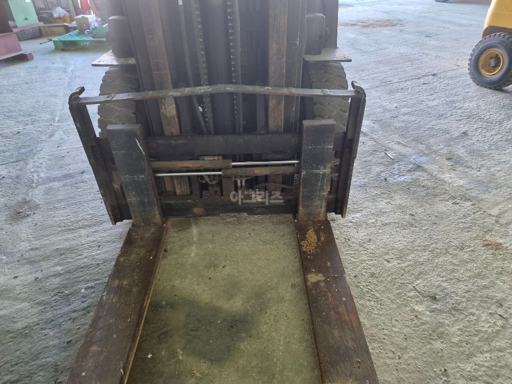  Forklift D35S (3.5톤) 뒤우측면