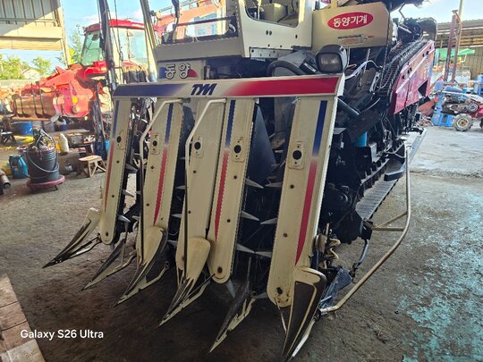 TYM Combine Harvester C805G (5Rows) 앞좌측면