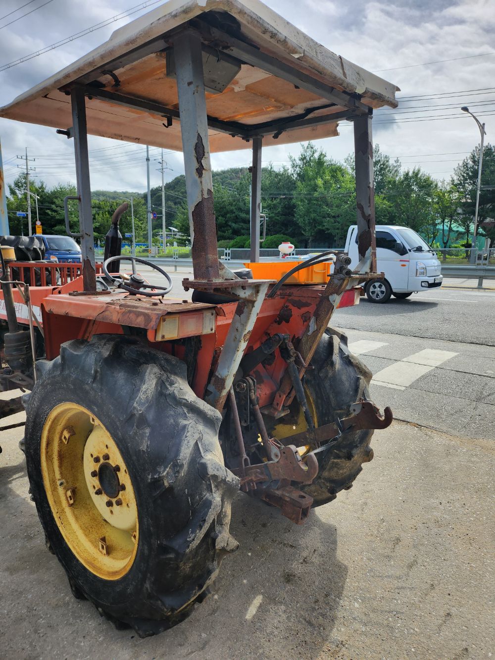 Kukje Tractor KTE390 (35hp) 뒤우측면