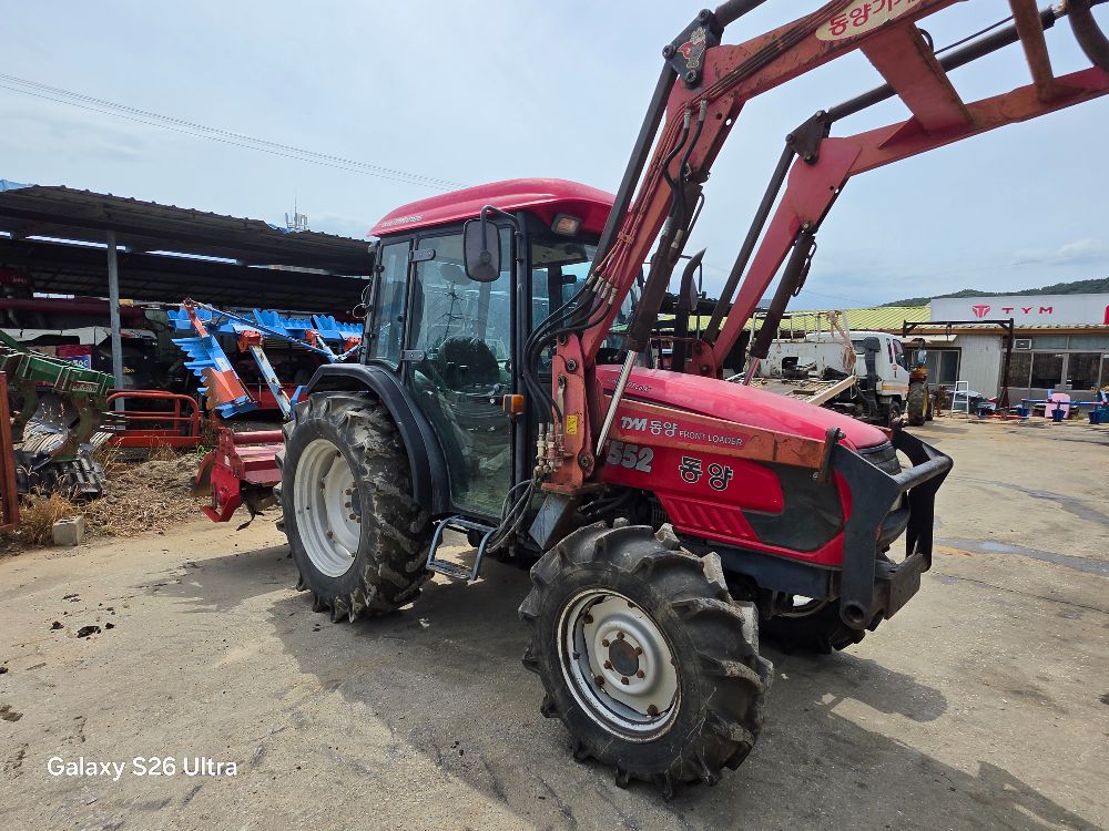 TYM 트랙터 T552 (55마력) 뒤우측면