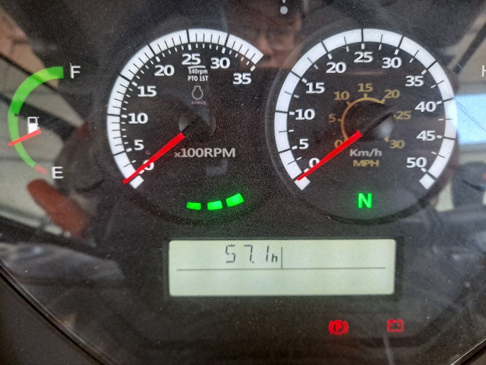 국제 트랙터 LUXEN1100E (111마력) 뒤우측면