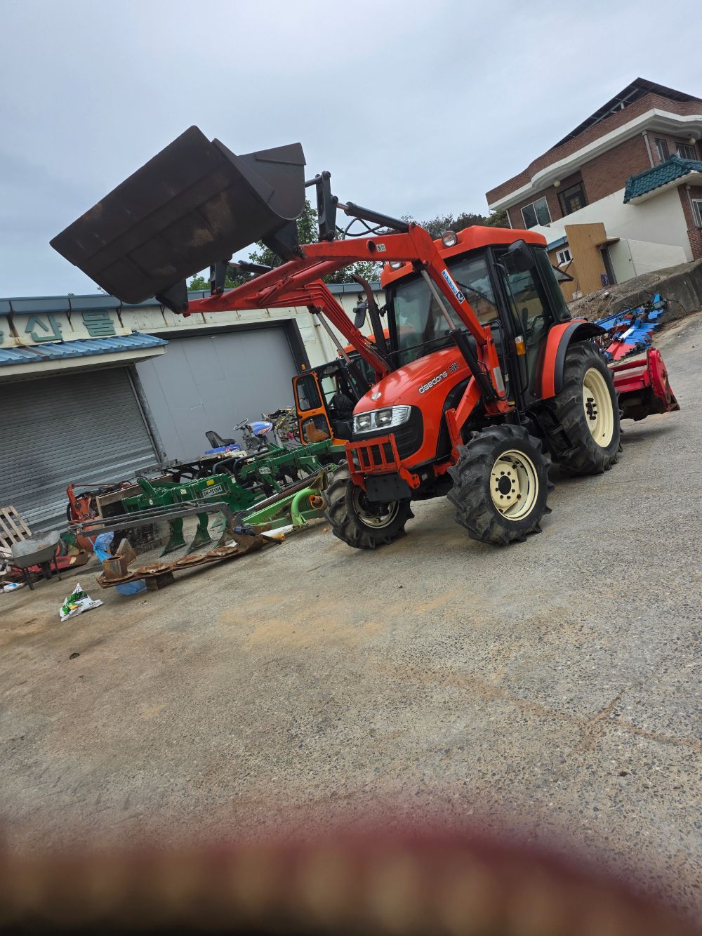 Daedong Tractor D581 (58hp) 뒤우측면