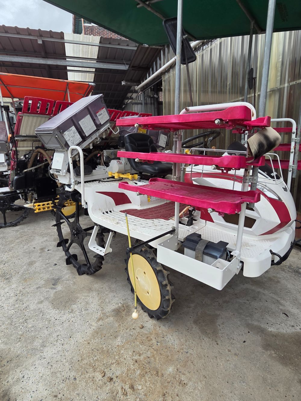 Yanmar Rice transplanter YR6D (6Rows) 뒤우측면