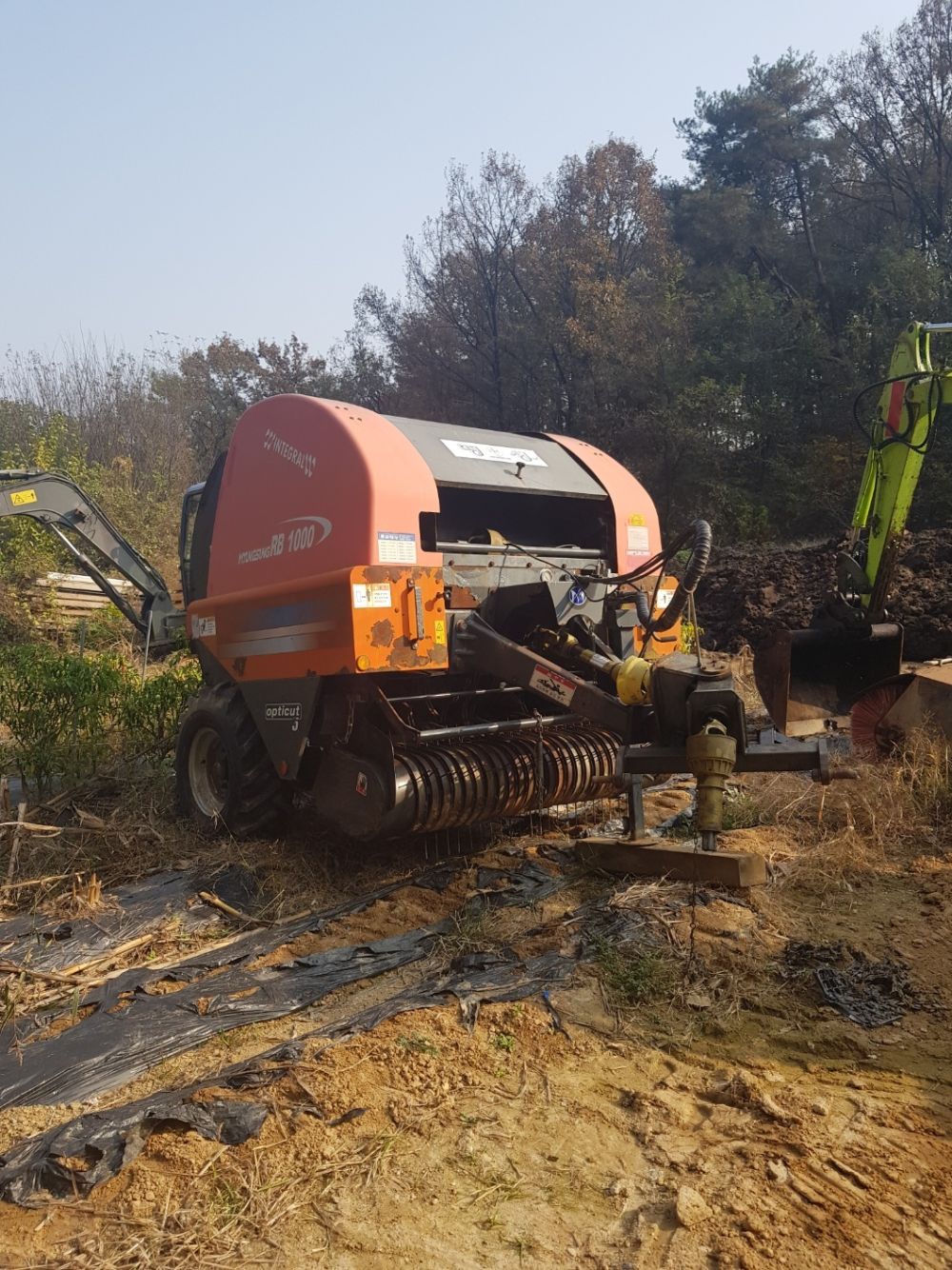  Round Baler RB1000  뒤우측면