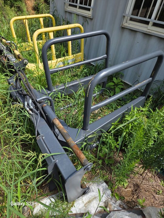  베일러 Bale Gripper 베일러집게  앞좌측면
