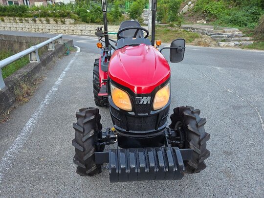 TYM Tractor C250 (24hp) 앞좌측면