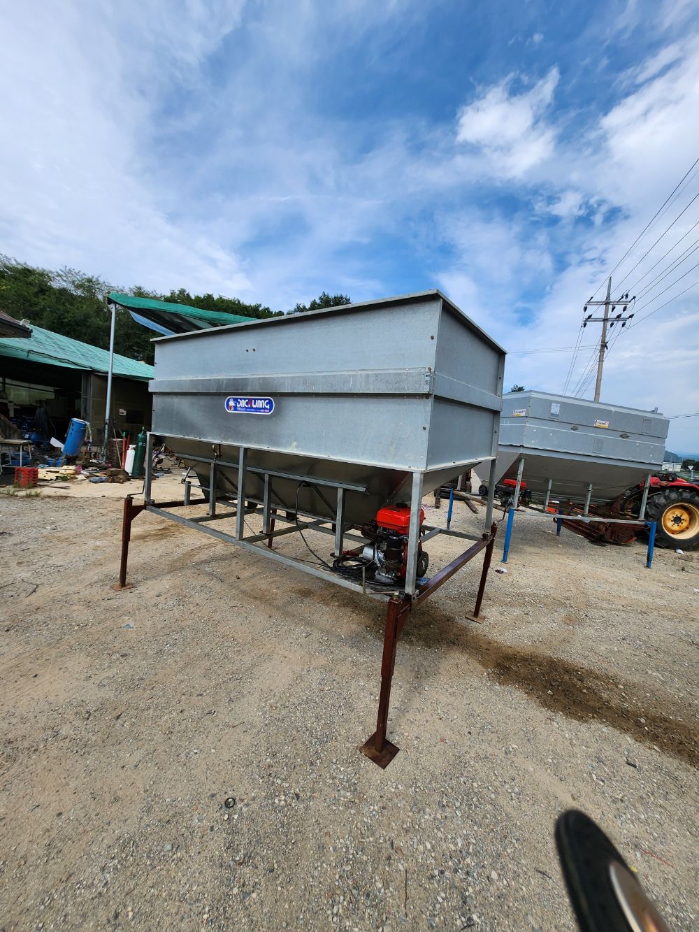성부 곡물탱크  로더 로더 뒤우측면