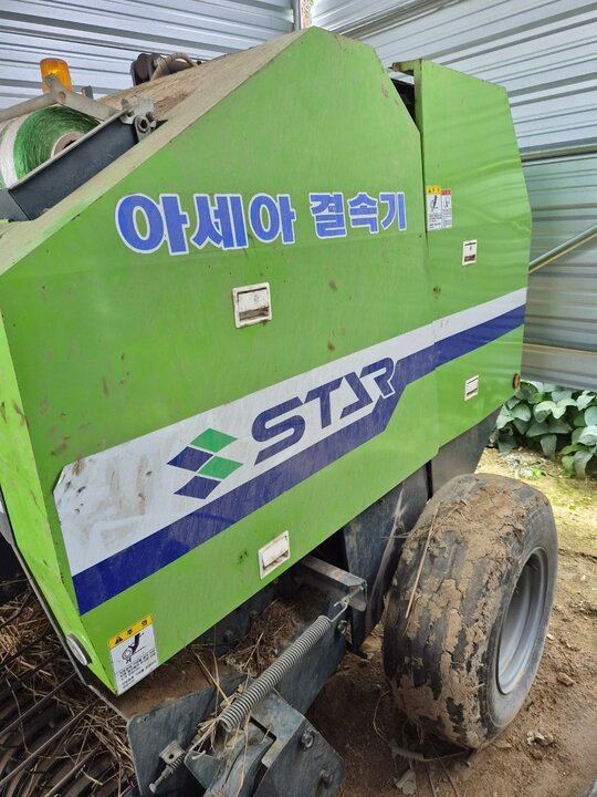 아세아 아세아 중형원형베일러  판매합니다   TCR2240AN 앞좌측면