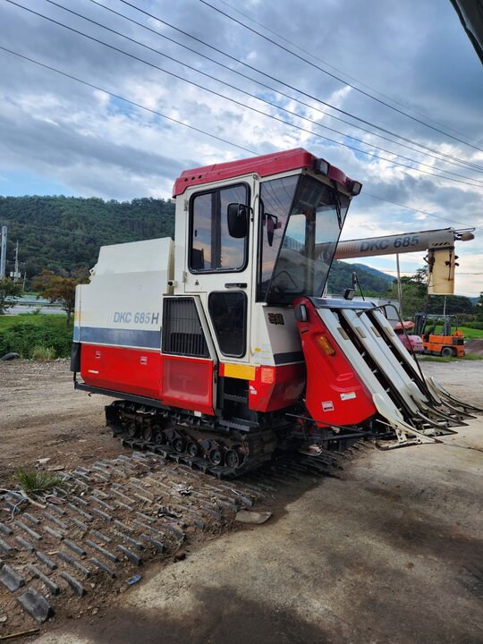 Kukje Combine Harvester DKC685 (4Rows) 앞좌측면