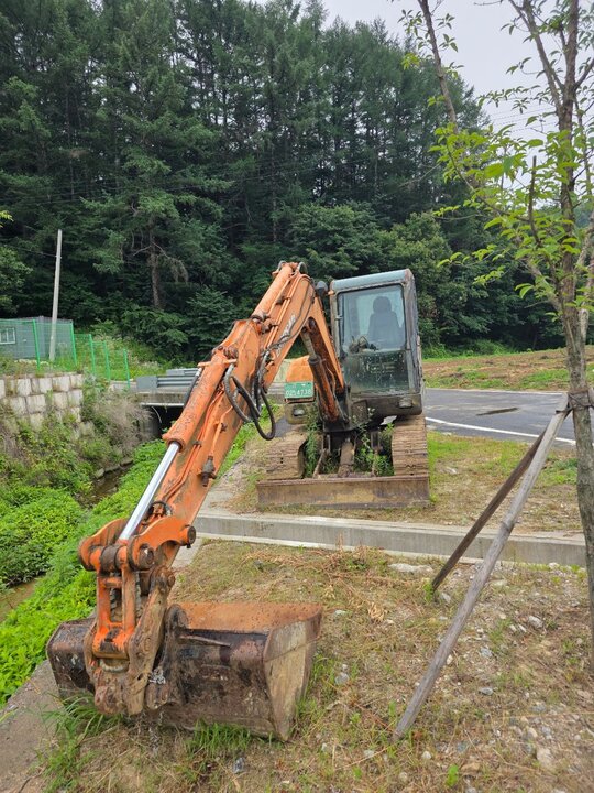  Excavator S55-V (5.5톤) 앞좌측면
