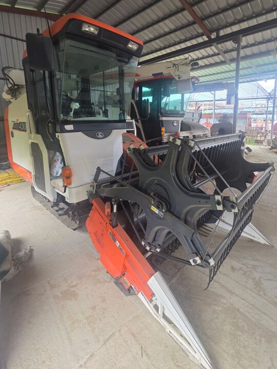 Kubota Combine Harvester ARH430 (보통형) 앞좌측면