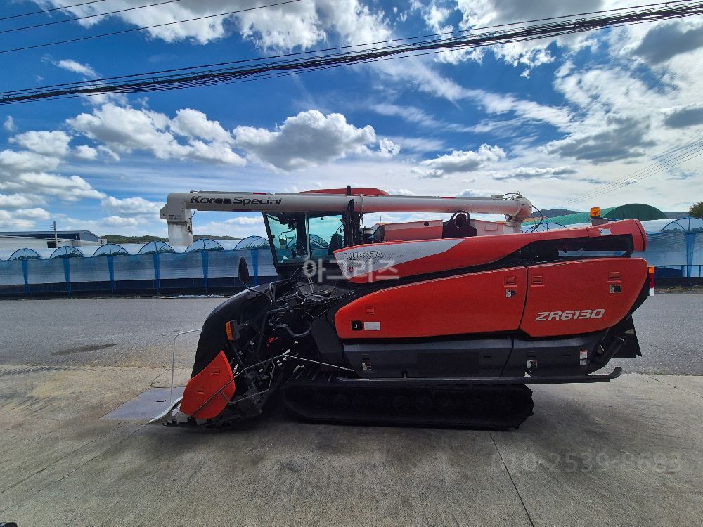 Kubota Combine Harvester ZR6130 (6Rows) 뒤우측면