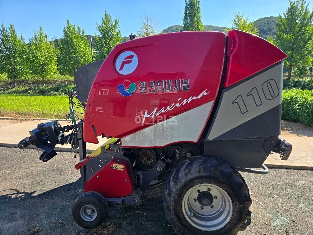  Round Baler 훼라보리 맥시마110  뒤우측면
