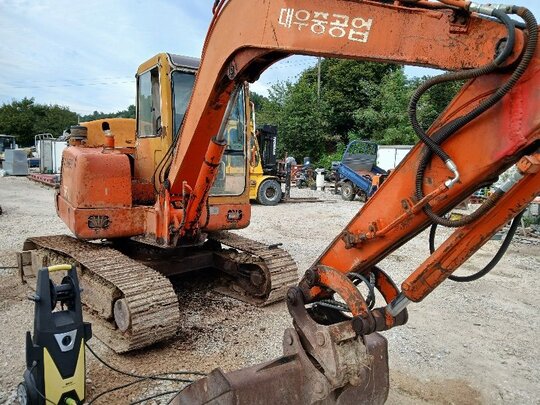 두산 굴삭기 55-V (5.5톤) 앞좌측면