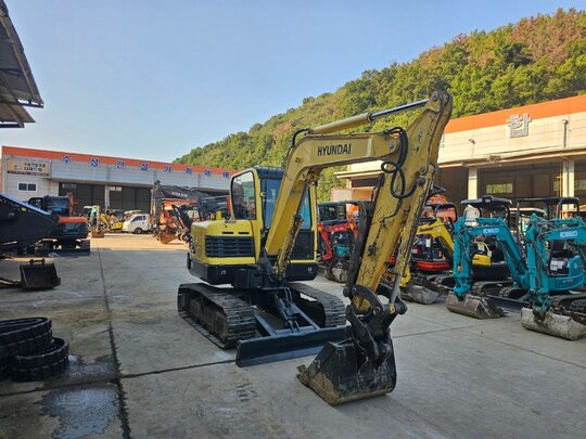 Hyundai Excavator 55I (5.5톤) 앞좌측면