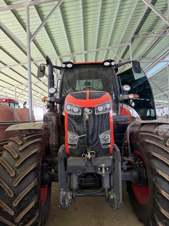 Kubota Tractor M7-151H (170.5hp) 앞좌측면
