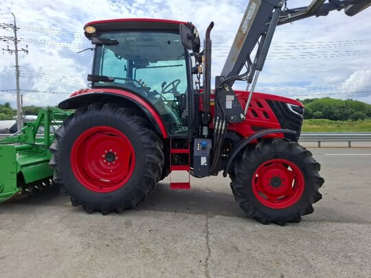 국제 트랙터 LUXEN1100E (111마력) 앞좌측면