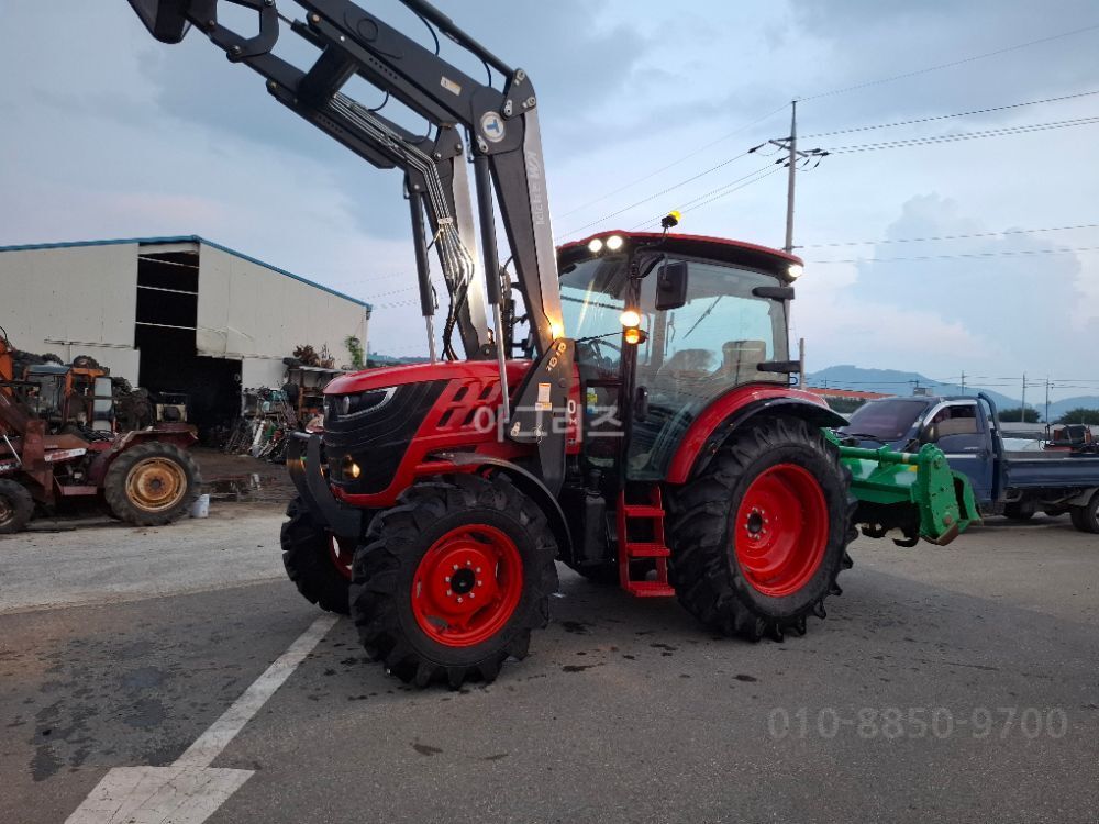 TYM 트랙터 K110E (111마력) 뒤우측면