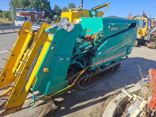 Daedong Combine Harvester DSM41 (3Rows) 앞좌측면