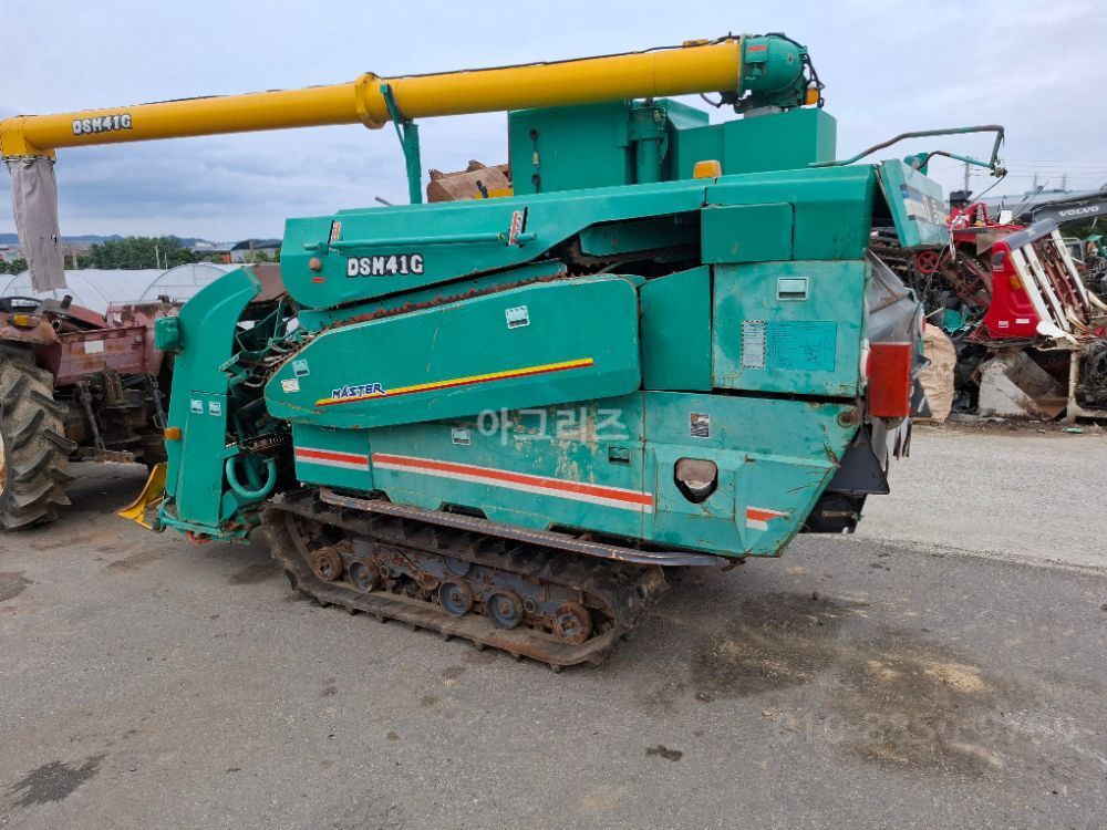 Daedong Combine Harvester DSM41 (3Rows) 뒤우측면