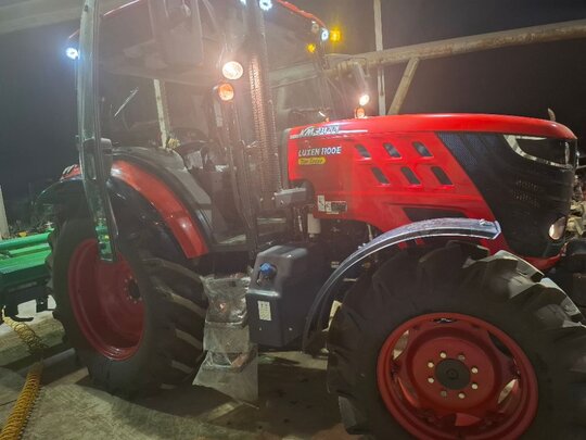 국제 트랙터 LUXEN1100E (111마력) 앞좌측면