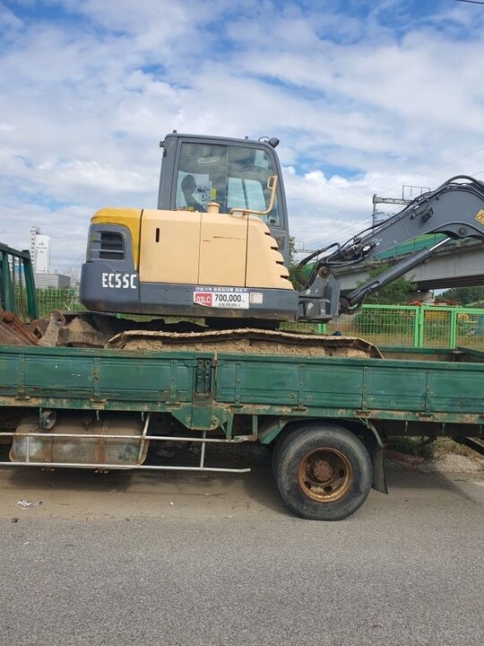 VOLVO 굴삭기 EC55C (5.5톤) 앞좌측면