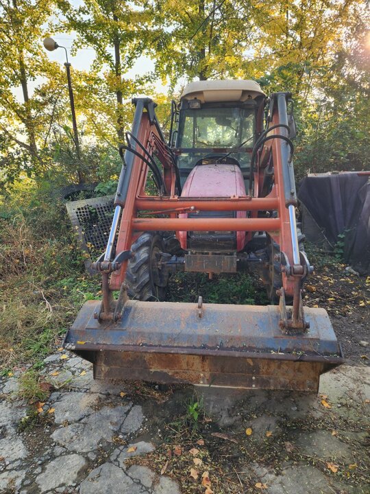 TYM 트랙터 T552 (55마력) 앞좌측면
