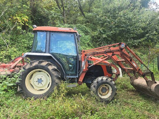 대동 트랙터 D400 (43마력) 앞좌측면