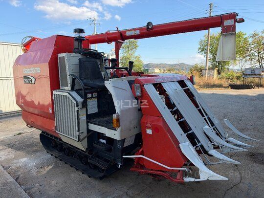 Daedong Combine Harvester DSM72G (4Rows) 앞좌측면