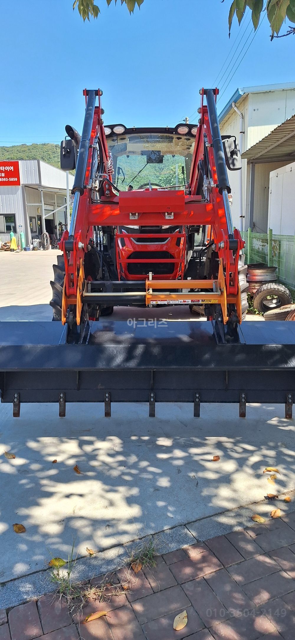 Daedong Tractor HX1200B-2C (127hp) 뒤우측면