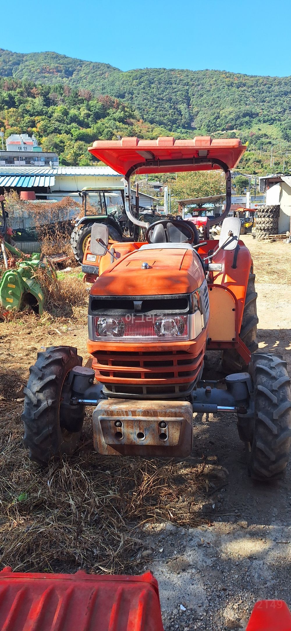Daedong Tractor D300 (30hp) 뒤우측면