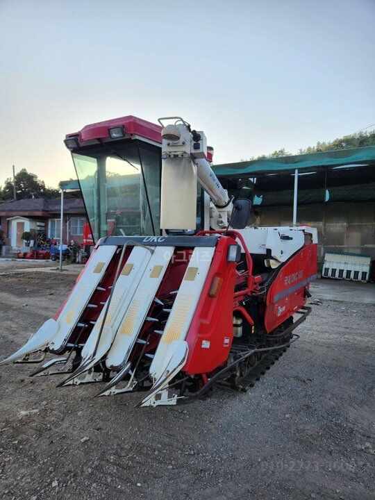 Kukje Combine Harvester DKC685 (4Rows) 앞좌측면