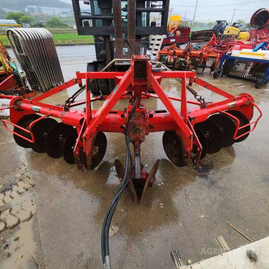 웅진 원판쟁기 W300DP 앞좌측면