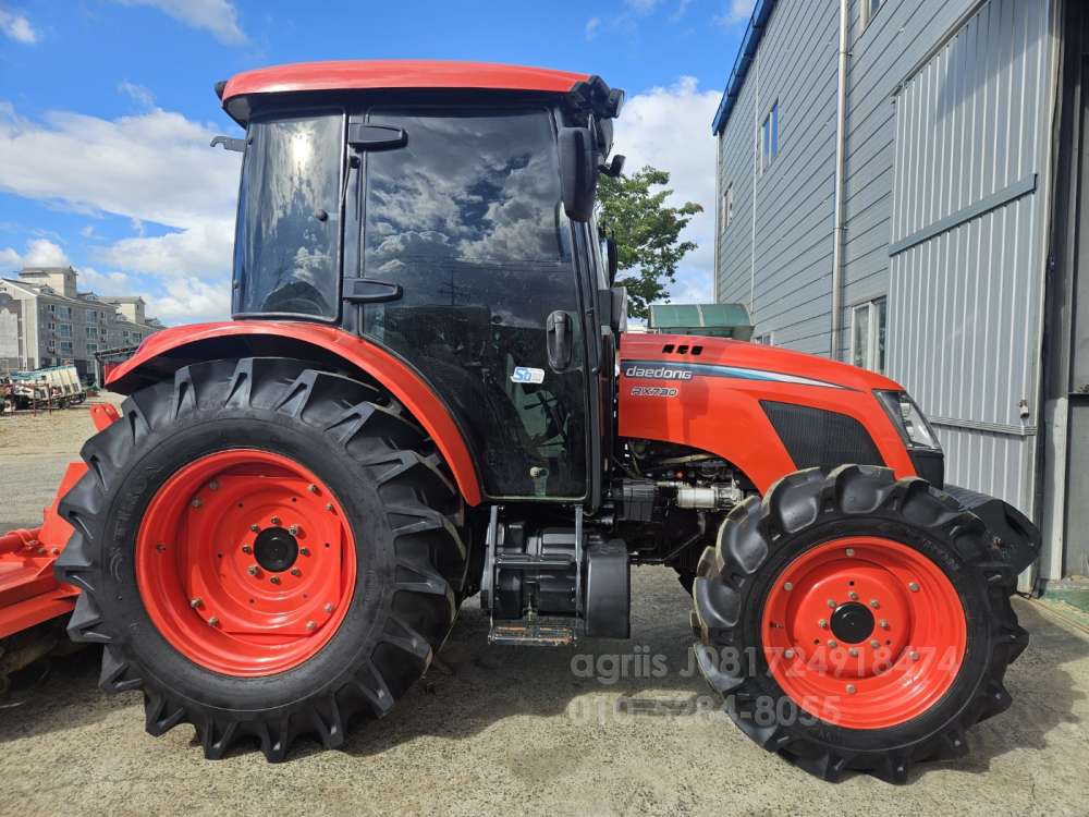 Daedong Tractor RX730 (73hp) 측면