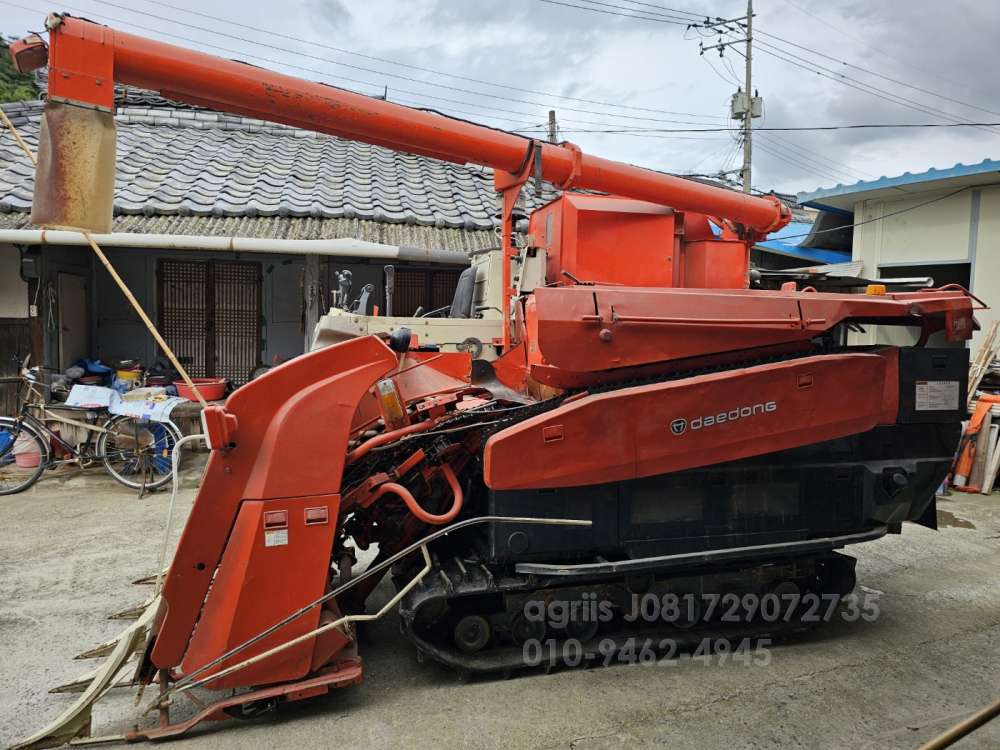 Daedong Combine Harvester DSM72G (4Rows) 운전석